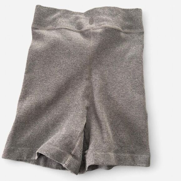 free people movement free throw grey ribbed knit biker shorts Large - Picture 5 of 5